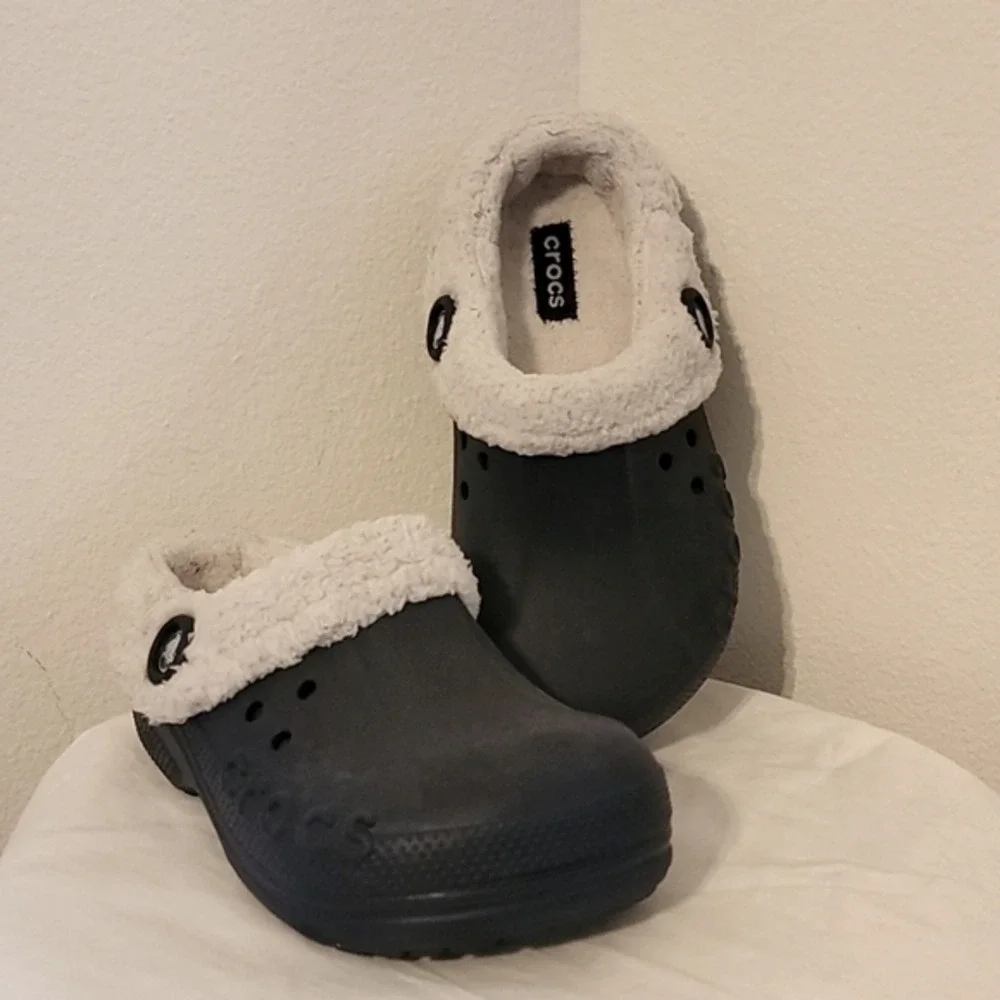 CHILDREN'S CLASSIC CROCS - NAVY‎ WITH FLEECE LINING